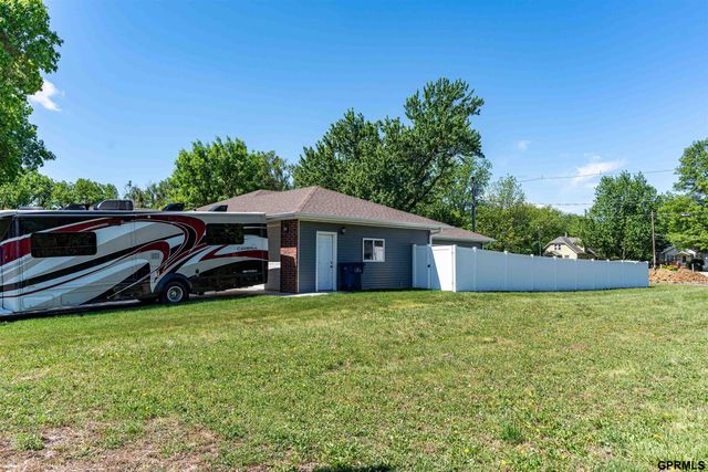 943 Redwood Avenue, Crete, NE 68333