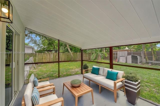 21021 NE 13th Pl, Miami, FL 33179