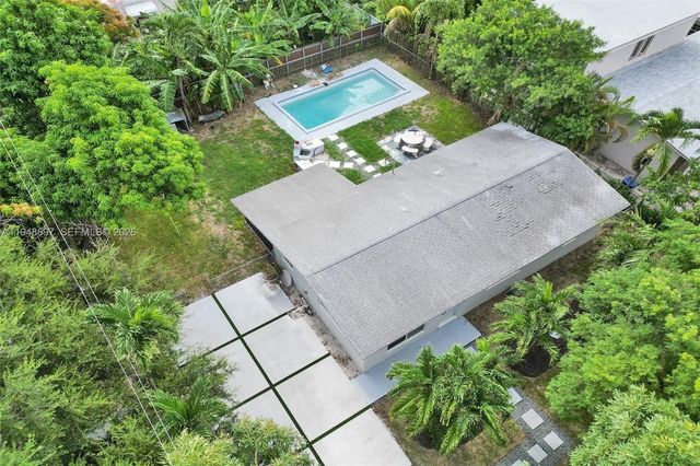 21021 NE 13th Pl, Miami, FL 33179