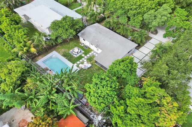 21021 NE 13th Pl, Miami, FL 33179