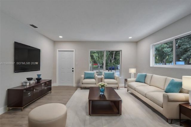 21021 NE 13th Pl, Miami, FL 33179