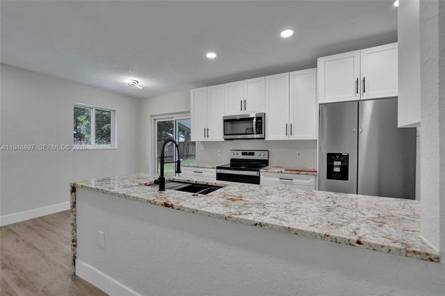 21021 NE 13th Pl, Miami, FL 33179