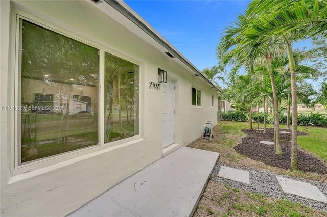 21021 NE 13th Pl, Miami, FL 33179