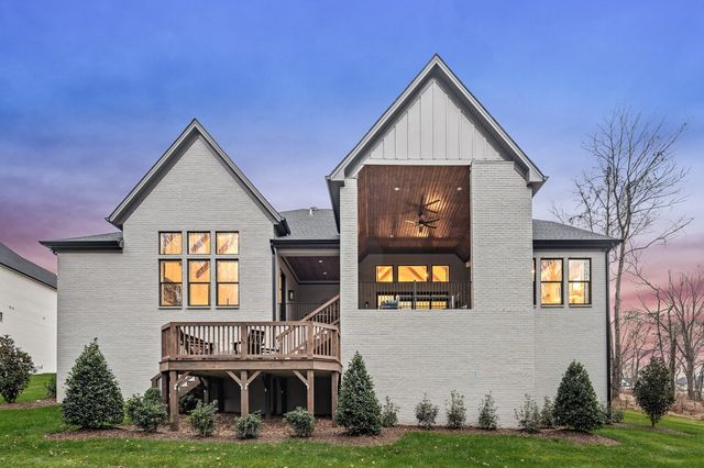 537 Divine Court, Arrington, TN 37014