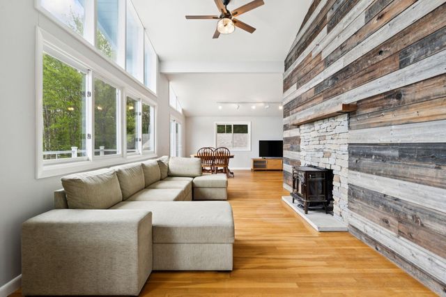 9 Tillinghast Road, Sutton, NH 03260