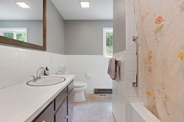 9 Tillinghast Road, Sutton, NH 03260