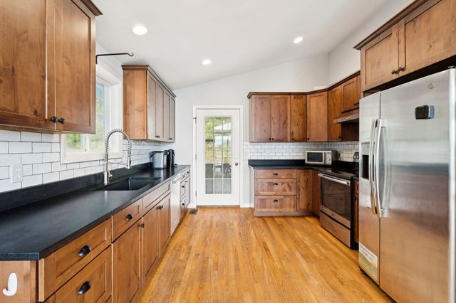 9 Tillinghast Road, Sutton, NH 03260
