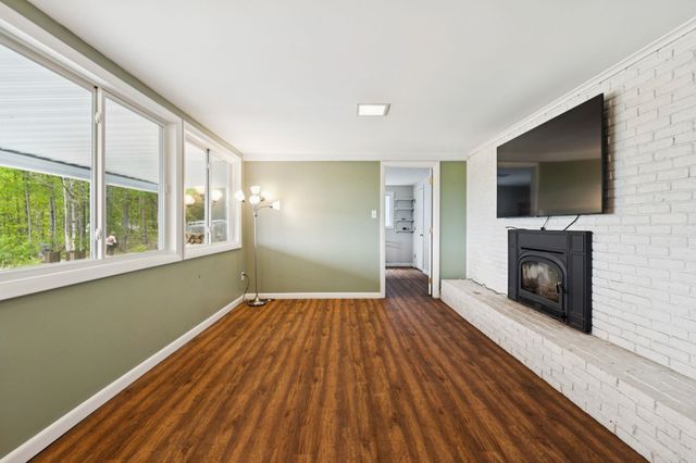 9 Tillinghast Road, Sutton, NH 03260