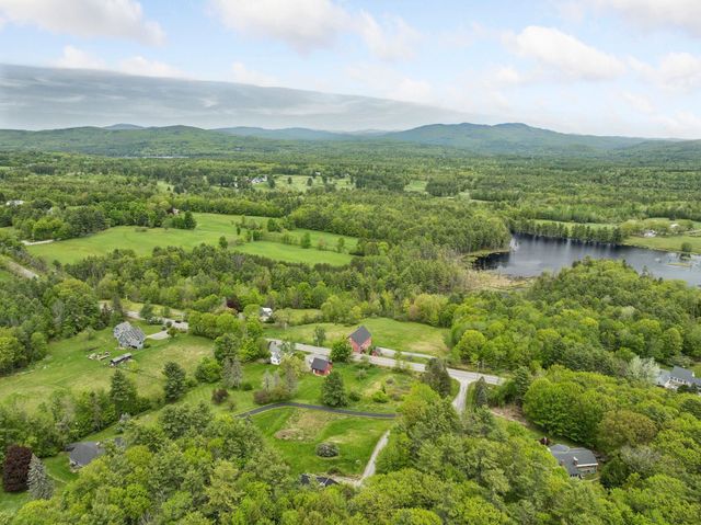 9 Tillinghast Road, Sutton, NH 03260