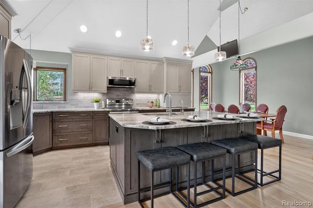 13749 Merrie Meadow Lane, South Lyon, MI 48178