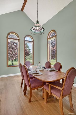 13749 Merrie Meadow Lane, South Lyon, MI 48178