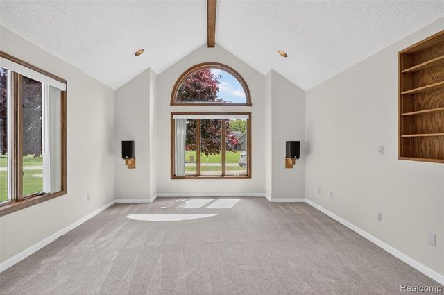 13749 Merrie Meadow Lane, South Lyon, MI 48178