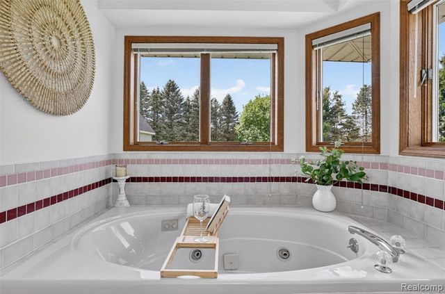 13749 Merrie Meadow Lane, South Lyon, MI 48178