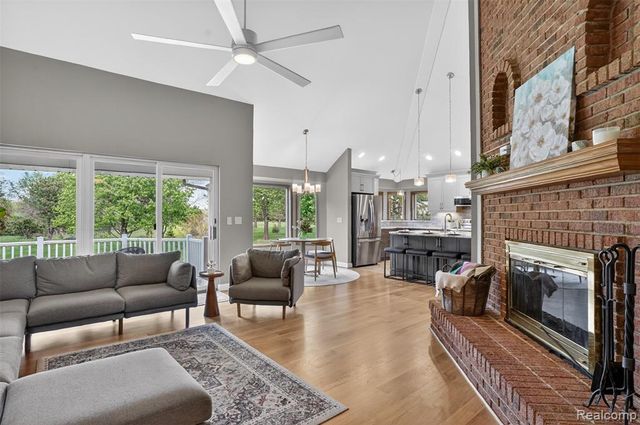 13749 Merrie Meadow Lane, South Lyon, MI 48178