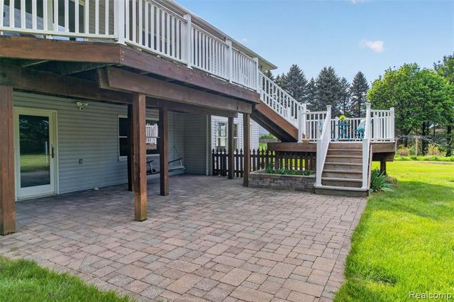 13749 Merrie Meadow Lane, South Lyon, MI 48178