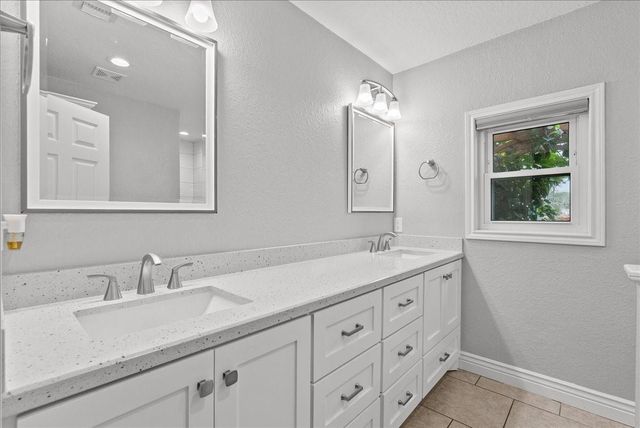 5002 Raford Lane, Santa Fe, TX 77510