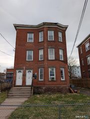 30-32 Cabot Street, Hartford, CT 06112