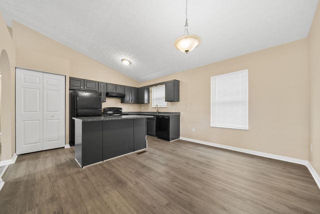 5831 Canal Bridge Drive, Canal Winchester, OH 43110