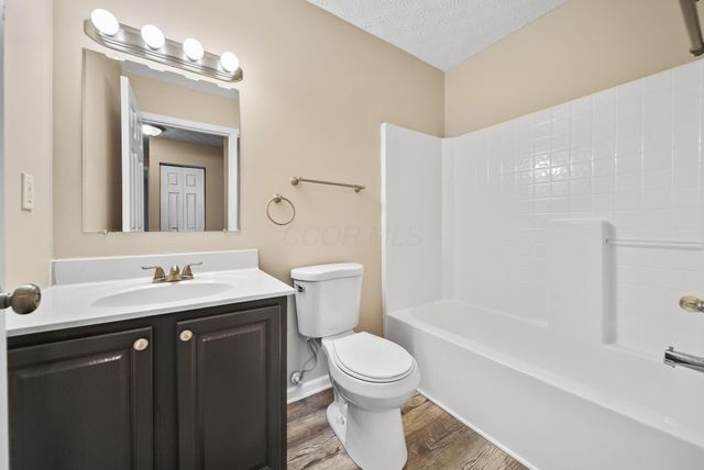 5831 Canal Bridge Drive, Canal Winchester, OH 43110