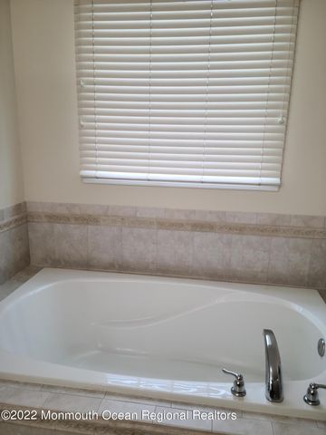12 Patton Court, Manalapan, NJ 07726