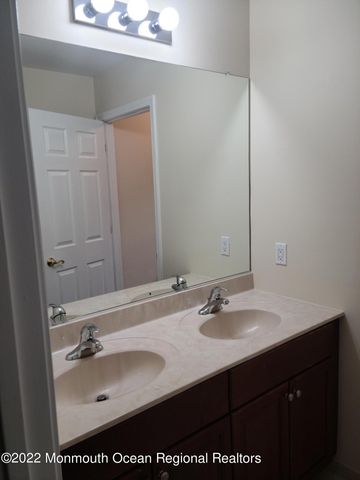 12 Patton Court, Manalapan, NJ 07726