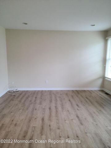 12 Patton Court, Manalapan, NJ 07726