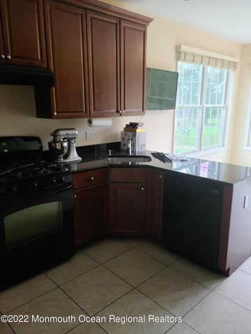 12 Patton Court, Manalapan, NJ 07726