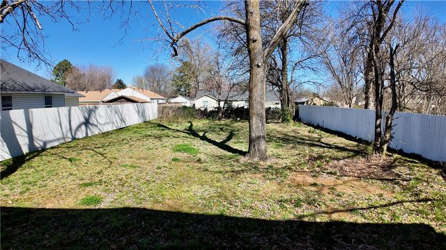 128 Pierce Avenue, Springdale, AR 72764