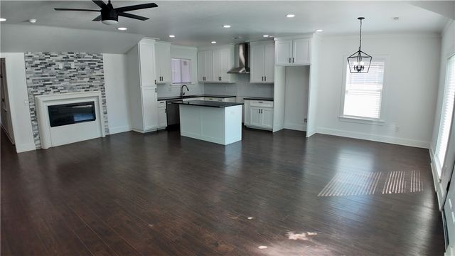 128 Pierce Avenue, Springdale, AR 72764