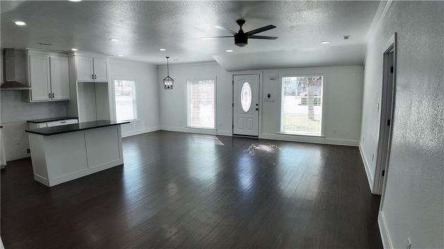 128 Pierce Avenue, Springdale, AR 72764