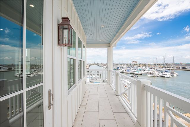 136 W Cotter Ave 14, Port Aransas, TX 78373