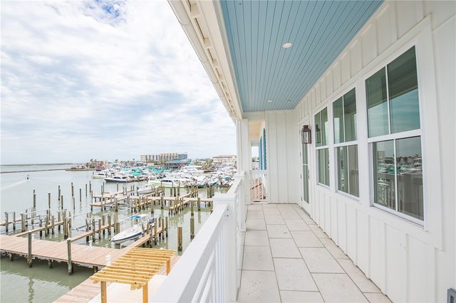 136 W Cotter Ave 14, Port Aransas, TX 78373