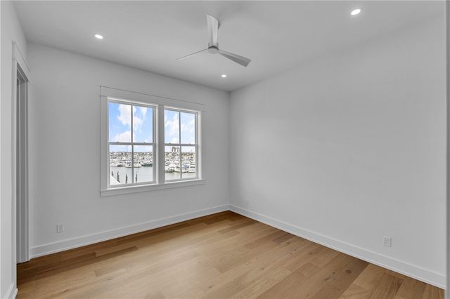 136 W Cotter Ave 14, Port Aransas, TX 78373