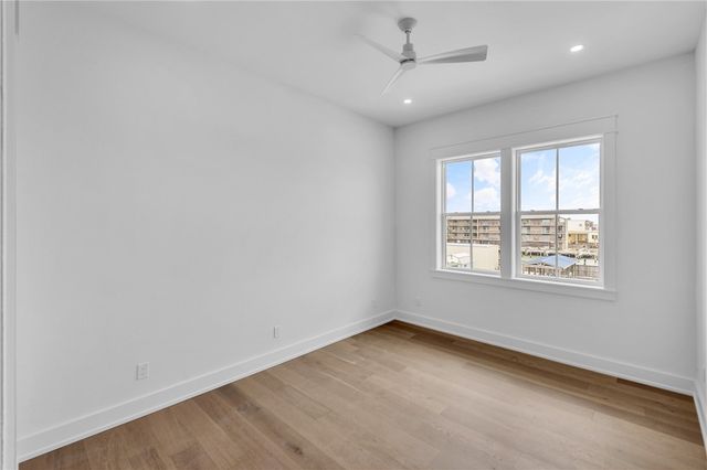 136 W Cotter Ave 14, Port Aransas, TX 78373