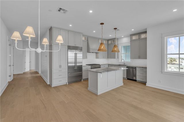 136 W Cotter Ave 14, Port Aransas, TX 78373