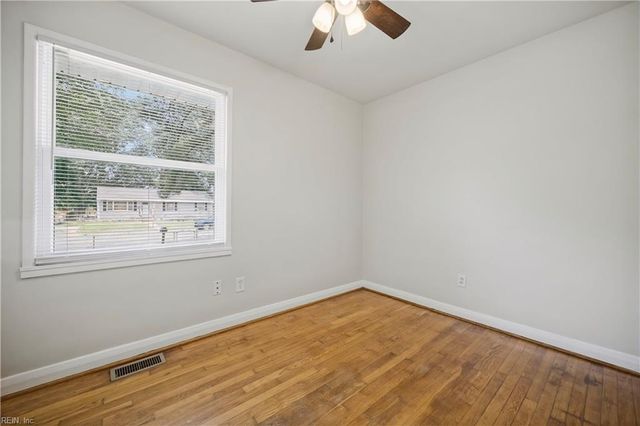 3421 W Weaver RD, Hampton, VA 23666