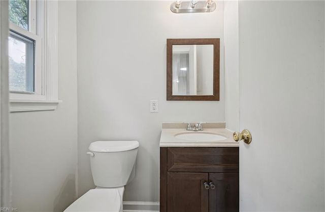 3421 W Weaver RD, Hampton, VA 23666