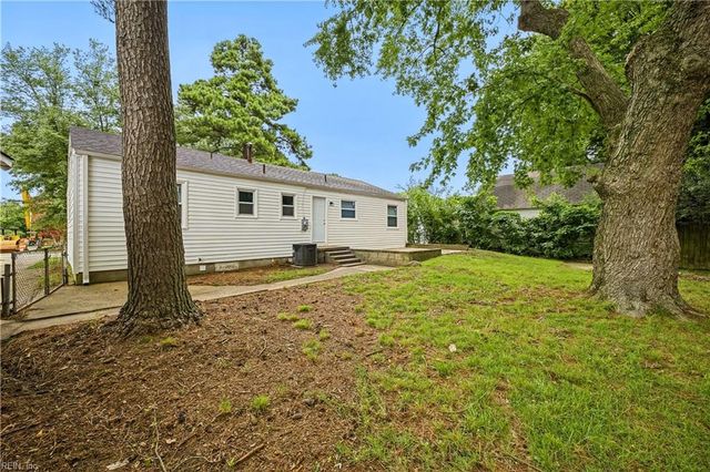 3421 W Weaver RD, Hampton, VA 23666