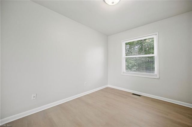 3421 W Weaver RD, Hampton, VA 23666