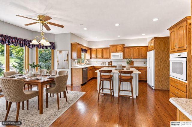 1208 Norton Drive, Papillion, NE 68046