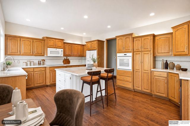 1208 Norton Drive, Papillion, NE 68046