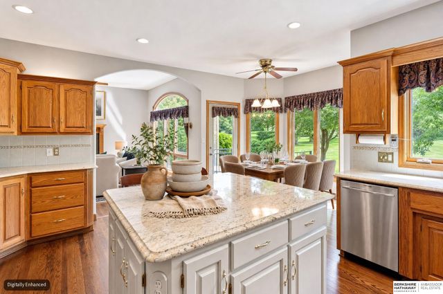 1208 Norton Drive, Papillion, NE 68046