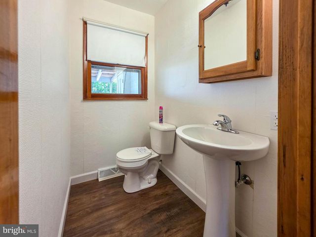 8522 NECK RD, Williamsport, MD 21795