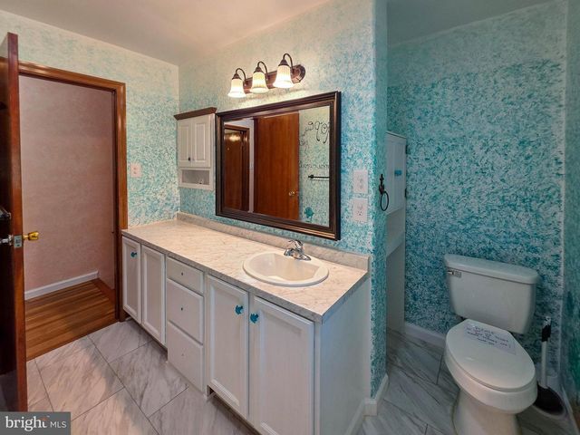 8522 NECK RD, Williamsport, MD 21795