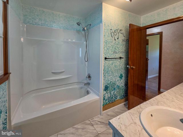8522 NECK RD, Williamsport, MD 21795