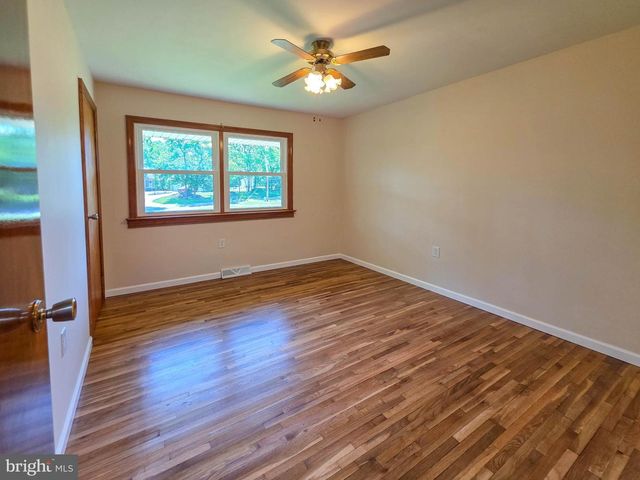 8522 NECK RD, Williamsport, MD 21795