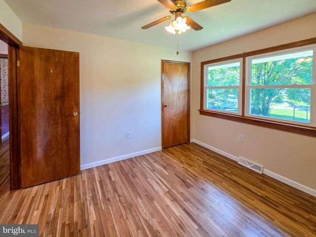 8522 NECK RD, Williamsport, MD 21795