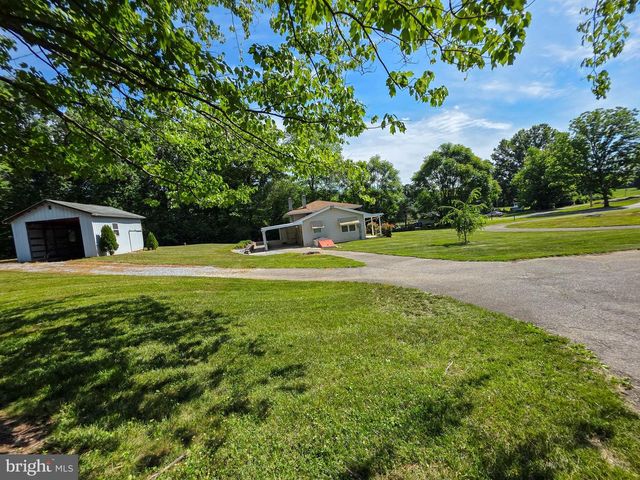 8522 NECK RD, Williamsport, MD 21795
