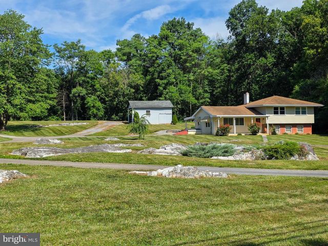 8522 NECK RD, Williamsport, MD 21795