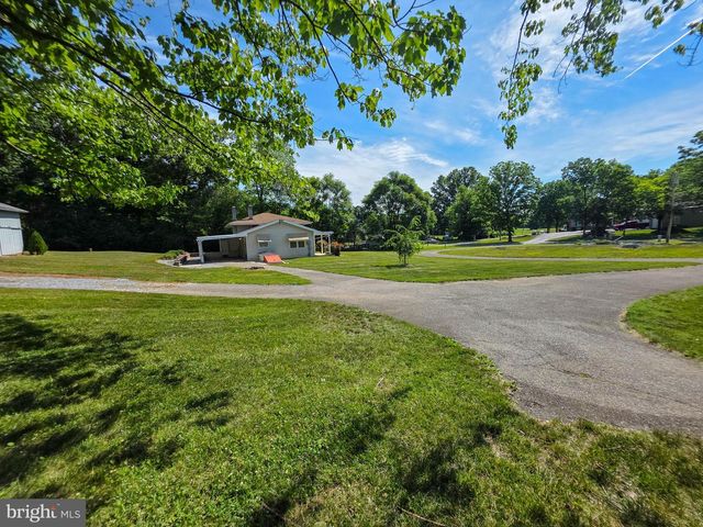 8522 NECK RD, Williamsport, MD 21795